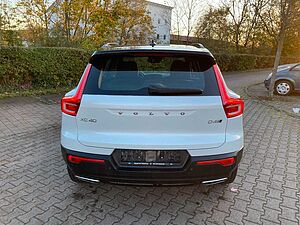 Volvo  D4 AWD R-DESIGN+AHK+ALCANTARA+NAVI+UNFALLFREI