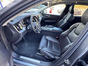 Volvo  B5 AWD INSCRIPTION+PANO+STANDHZG+HUD+MASSAG