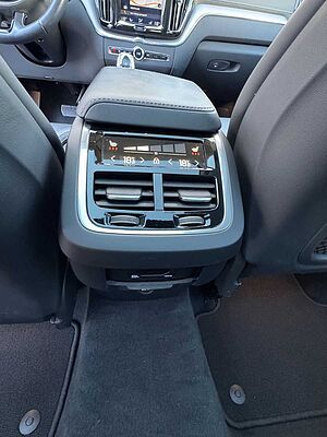 Volvo  B5 AWD INSCRIPTION+PANO+STANDHZG+HUD+MASSAG