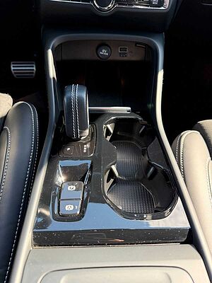 Volvo  B4 R-DESIGN+NAVI+ALCANTARA+EL. SITZE+CAM+PDC