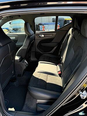 Volvo  B4 R-DESIGN+NAVI+ALCANTARA+EL. SITZE+CAM+PDC