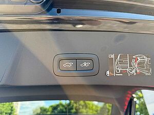 Volvo  B4 R-DESIGN+NAVI+ALCANTARA+EL. SITZE+CAM+PDC