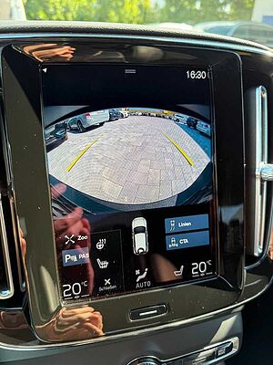 Volvo  B4 R-DESIGN+NAVI+ALCANTARA+EL. SITZE+CAM+PDC