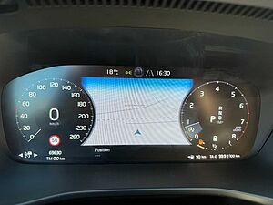 Volvo  B4 R-DESIGN+NAVI+ALCANTARA+EL. SITZE+CAM+PDC