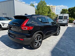 Volvo  B4 R-DESIGN+NAVI+ALCANTARA+EL. SITZE+CAM+PDC