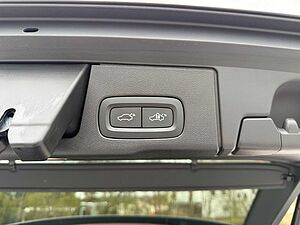 Volvo  T8 AWD INSCRIPTION+NAVI+LEDER+ACC+BLIS++
