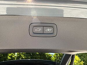 Volvo  T8 AWD PLUS DARK+7SITZE+360°CAM+22'ALU++