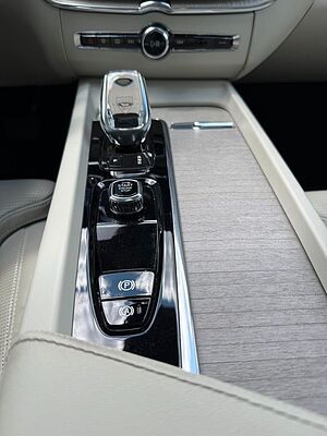 Volvo  T8 INSCRIPTION PHEV +LED+PANO+BEL. SITZE+AHK