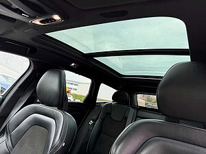Volvo  D5 AWD R-DESIGN+HUD+PANO+STANDHZG+21'+