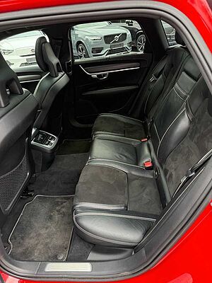 Volvo  D5 AWD R-DESIGN+HUD+PANO+STANDHZG+21'+