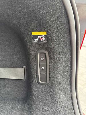 Volvo  D5 AWD R-DESIGN+HUD+PANO+STANDHZG+21'+