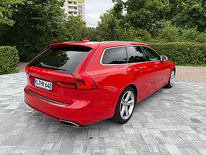 Volvo  D5 AWD R-DESIGN+HUD+PANO+STANDHZG+21'+
