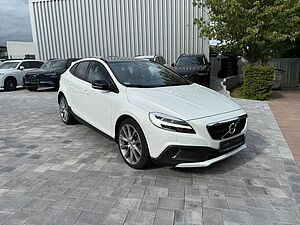 Volvo  CC SUMMUM+ACC+BLIS+CAM+PDC+LEDER+EL. SITZE