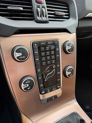 Volvo  CC SUMMUM+ACC+BLIS+CAM+PDC+LEDER+EL. SITZE