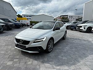 Volvo  CC SUMMUM+ACC+BLIS+CAM+PDC+LEDER+EL. SITZE