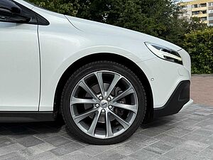 Volvo  CC SUMMUM+ACC+BLIS+CAM+PDC+LEDER+EL. SITZE