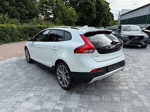 Volvo  CC SUMMUM+ACC+BLIS+CAM+PDC+LEDER+EL. SITZE