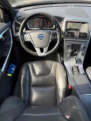 Volvo  D5 AWD INSCRIPTION+VOLLAUSSTATTUNG+AHK+8FAC