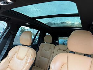 Volvo  D5 AWD INSCRIPTION+VOLLAUSSTATTUNG+WENIG KM