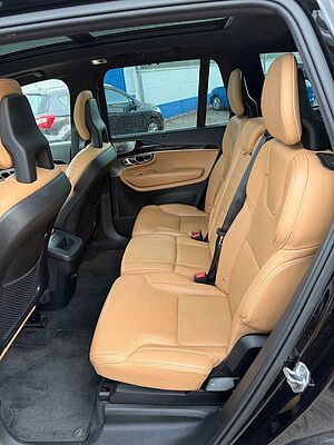 Volvo  D5 AWD INSCRIPTION+VOLLAUSSTATTUNG+WENIG KM