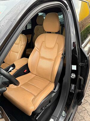 Volvo  D5 AWD INSCRIPTION+VOLLAUSSTATTUNG+WENIG KM