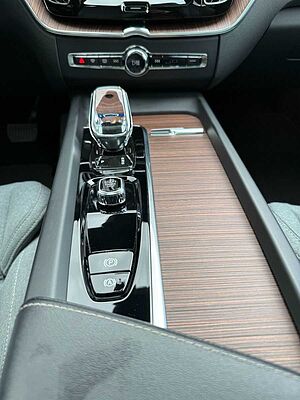 Volvo  T8 AWD INSCRIPTION+WOOL+AHK+B&W+PANO+AKUSTI