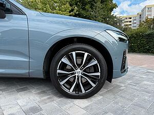 Volvo  PLUS DARK AWD +PANO+STANDHZG+LED+AHK+1.HD