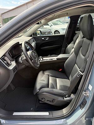 Volvo  PLUS DARK AWD +PANO+STANDHZG+LED+AHK+1.HD