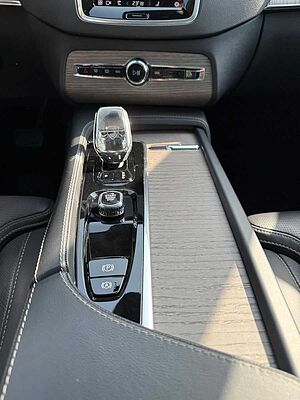 Volvo  T8 AWD PLUS DARK+AHK+CAM+PANO+BEL. SITZE+HK+