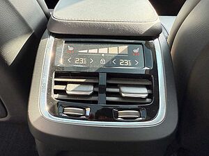 Volvo  T8 AWD PLUS DARK+AHK+CAM+PANO+BEL. SITZE+HK+