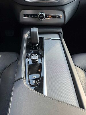 Volvo  T8 PHEV AWD AHK+LEDER+LED+7-SITZER+GOOGLE