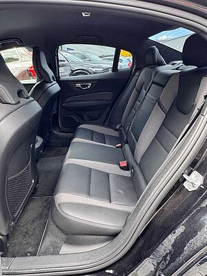 Volvo  R DESIGN +360+19'+NAVI+EL. SITZ+LED+DAB