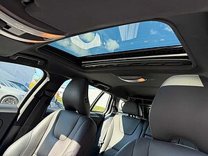 Volvo  D5 SUMMUM+LEDER+EL. SITZE+ACC+PANO