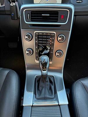 Volvo  D5 SUMMUM+LEDER+EL. SITZE+ACC+PANO