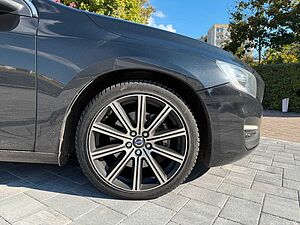 Volvo  D5 SUMMUM+LEDER+EL. SITZE+ACC+PANO