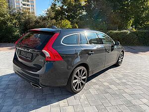 Volvo  D5 SUMMUM+LEDER+EL. SITZE+ACC+PANO