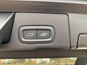 Volvo  T8 INSCRIPTION+INTELLISAFE+HARMAN+PANO+20'