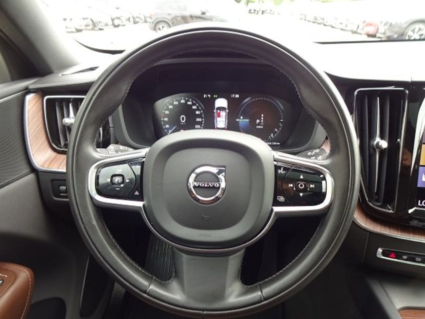 Volvo  T6 Inscription Plug-In AWD HUD ACC Luftfw P