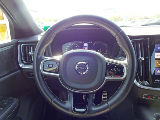 Volvo  T6 R Design Plug-In AWD ACC BLIS HK 19'