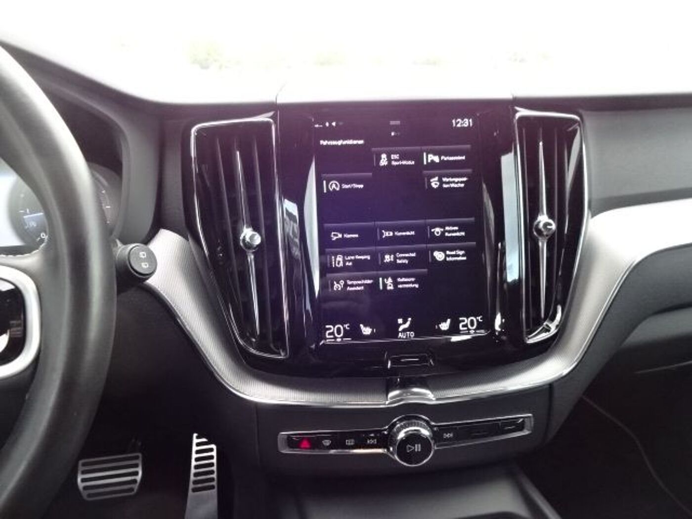 Volvo  B4 R Design AWD Navi Kamera Carplay Memory