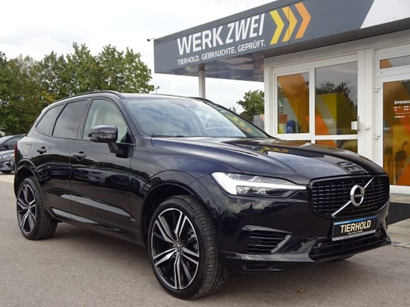 Volvo  T6 R Design Plug-In AHK PANO ACC BLIS 21'