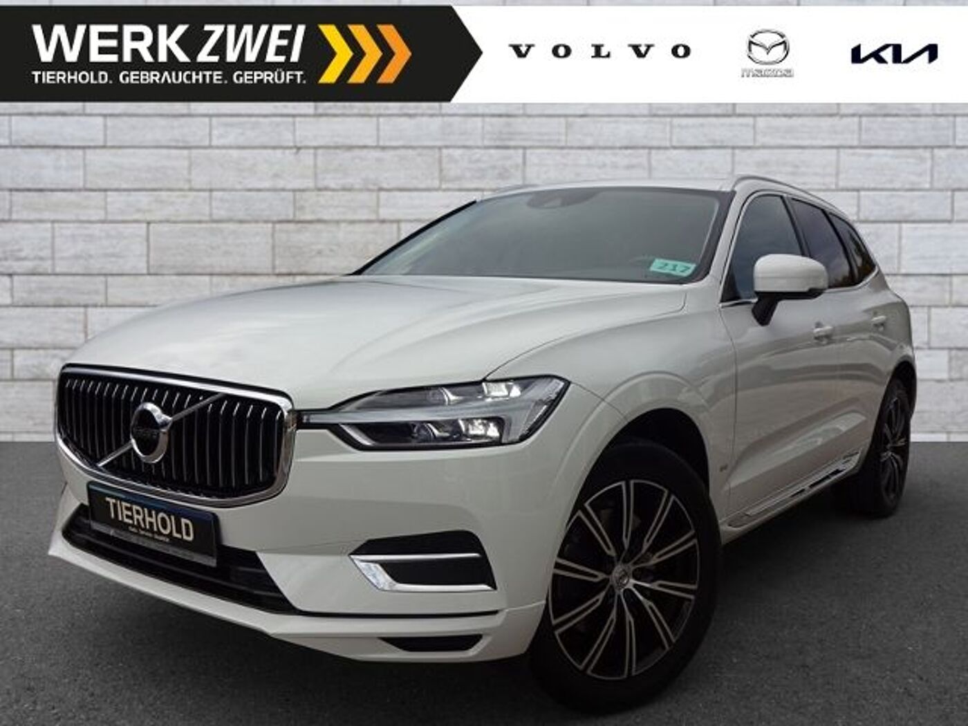 Volvo  D4 Inscription AWD AHK PANO Navi 19'