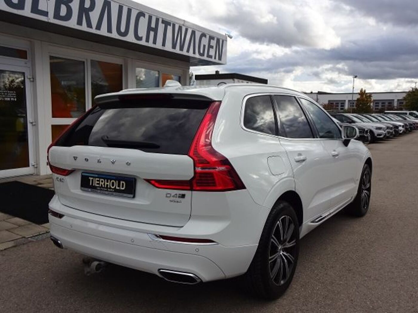 Volvo  D4 Inscription AWD AHK PANO Navi 19'