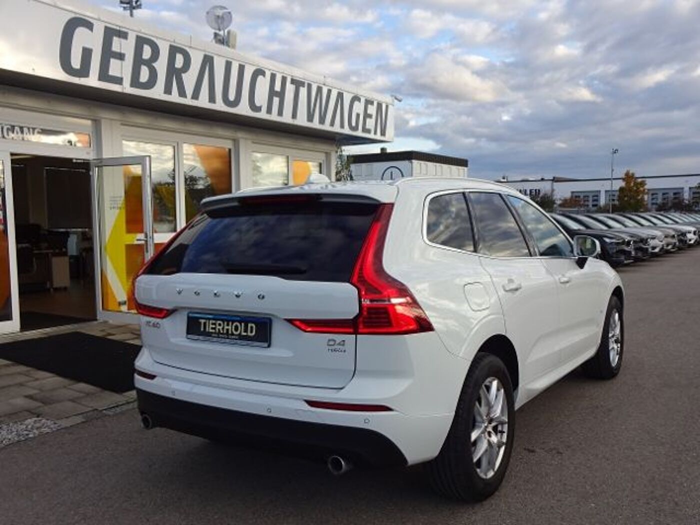 Volvo  D4 Momentum Pro 2WD Standhzg. BLIS 360°