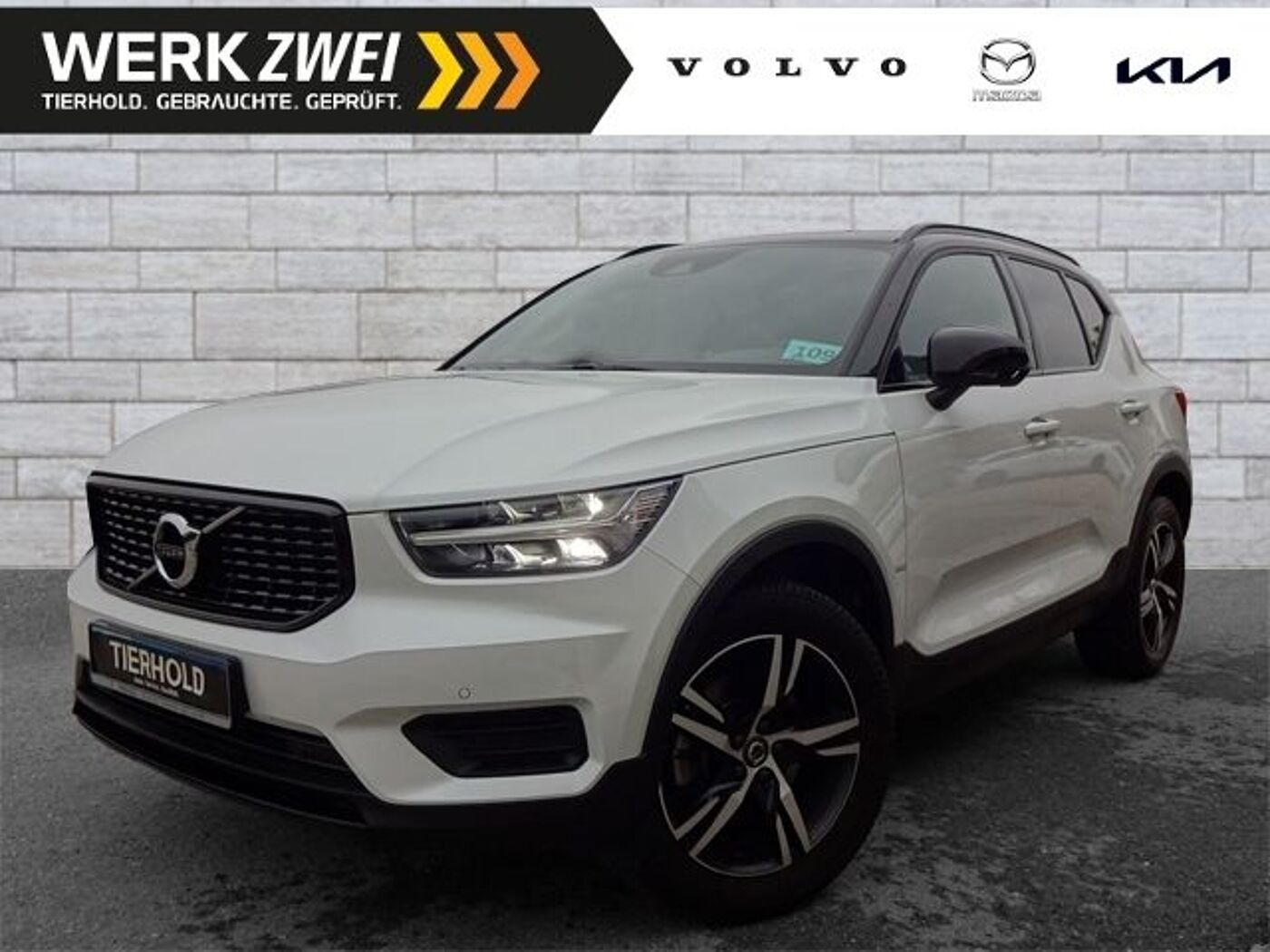 Volvo  T4 R Design 2WD AHK Pano Allwetterreifen 18