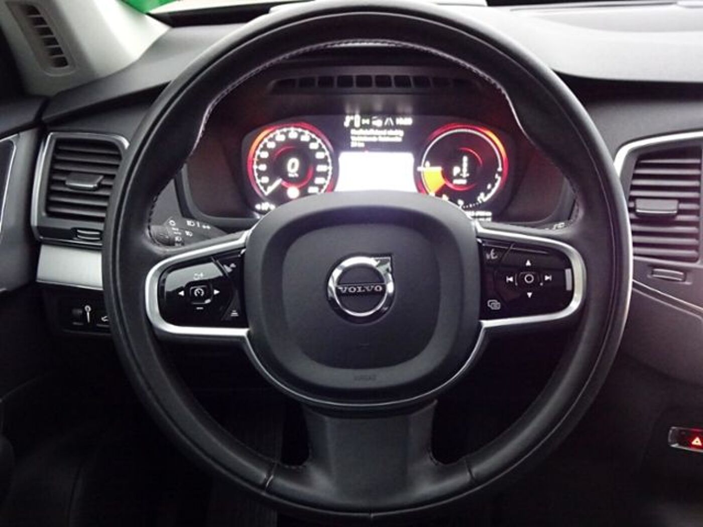 Volvo  T8 Inscription Plug-In ACC 7Sitze HUD PANO