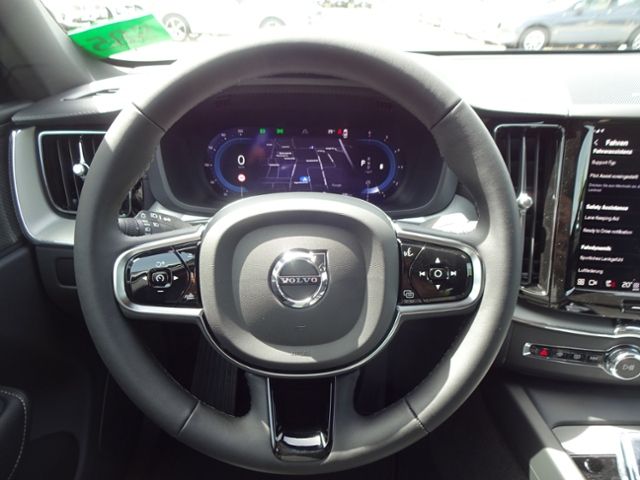 Volvo  B4 Ultimate AWD LUFTFW STANDHZ PANO HUD 22'