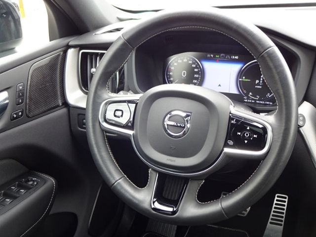 Volvo  T6 R Design Plug-In ACC HUD PANO 22' 360°
