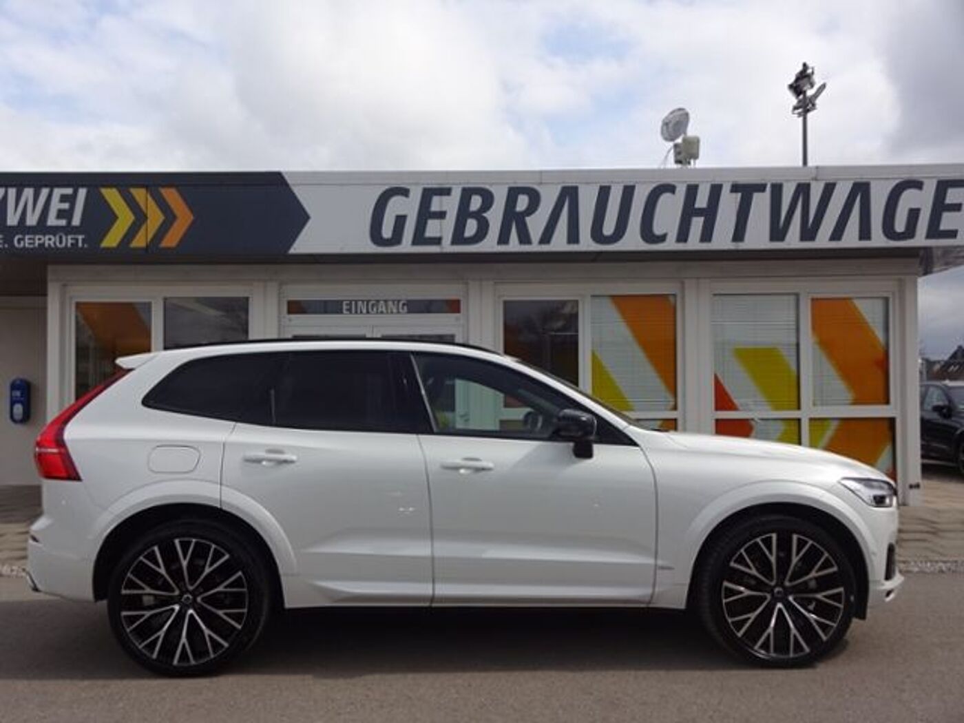 Volvo  T6 R Design Plug-In ACC HUD PANO 22' 360°