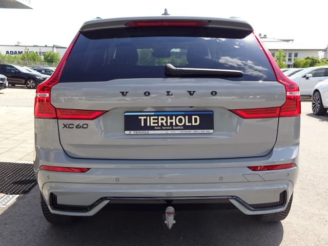 Volvo  B4 Plus Dark 2WD AHK STANDHZ PANO ACC
